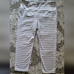  Athleta High Rise Flow Stripe Chaturanga Capri leggings